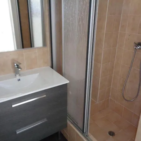Apartment Cosy Au Lavandou Avec Terrasse Et Parking - Fr-1-308-73 Le Lavandou