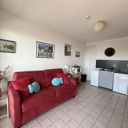 Cosy Au Lavandou Avec Terrasse Et Parking - Fr-1-308-73 Apartment *