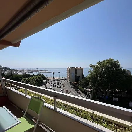 Cosy Au Lavandou Avec Terrasse Et Parking - Fr-1-308-73 Apartment Le Lavandou